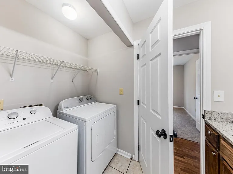 11802 Oakdale Ct — Photo 15