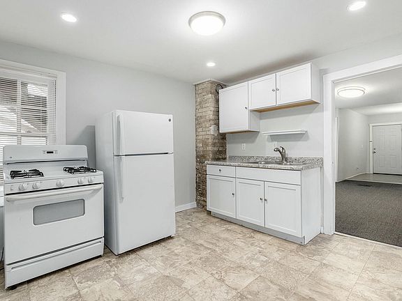 3rd image of 344-346 Diamond Ave SE