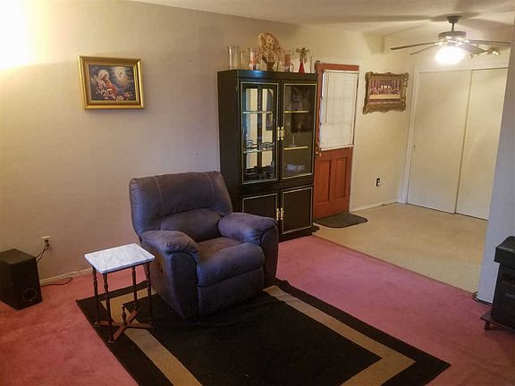 3rd image of 3755 Longmont Dr