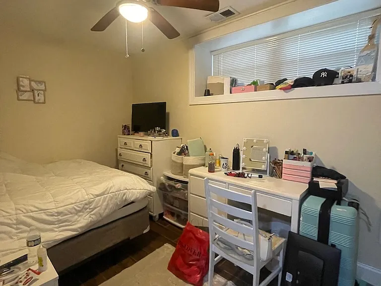 2619 N Southport Ave #1R — Photo 10