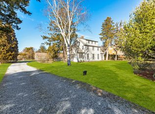 40 Sheppard St, Westhampton Beach, NY 11978
