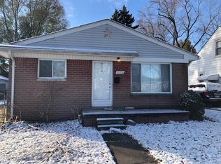 21700 Maple St, Saint Clair Shores, MI