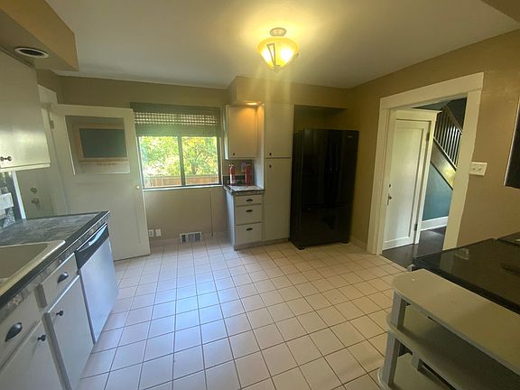 5th image of 6118 S G St