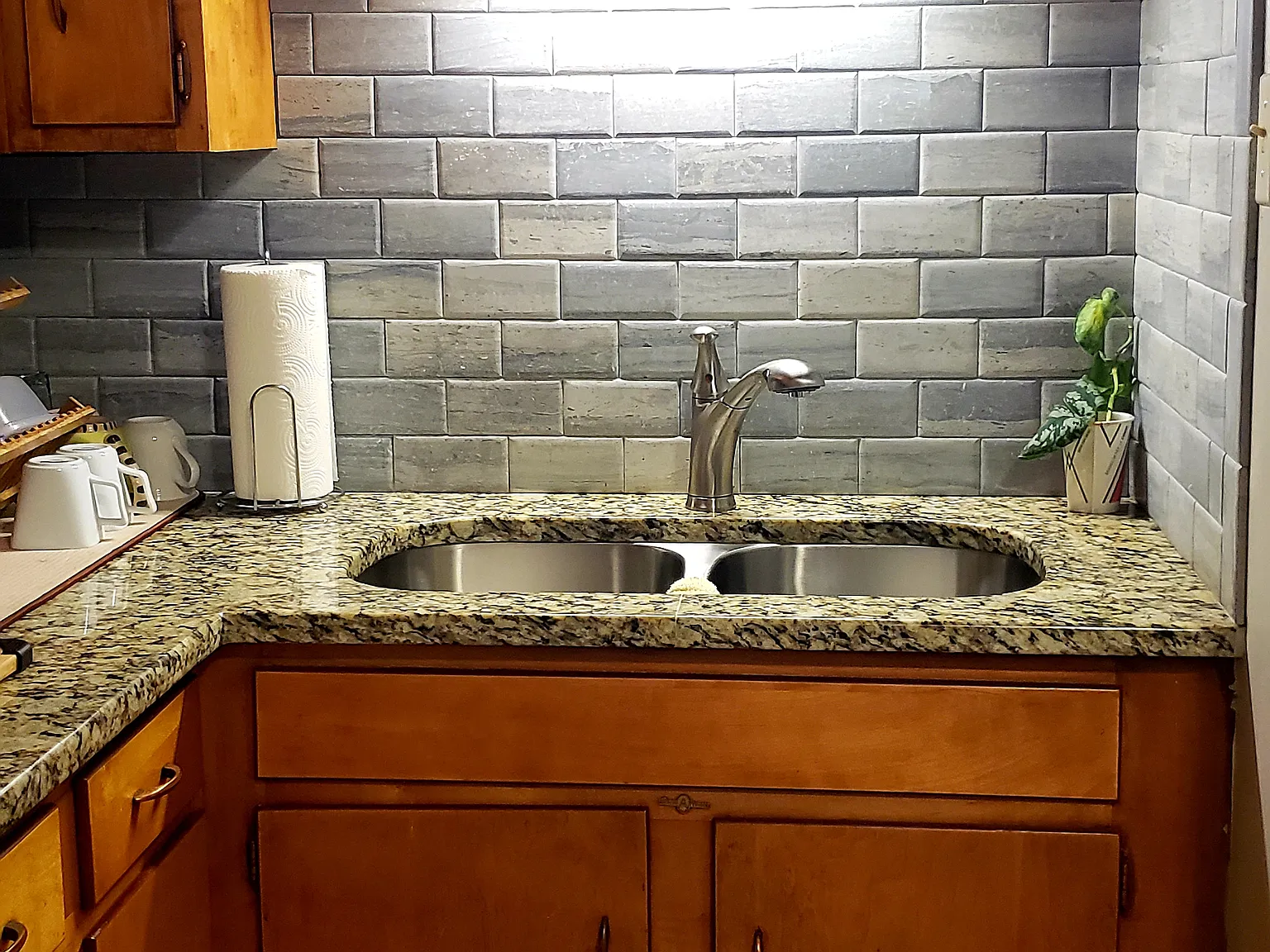 3 bed, 1000 sqft, $1,650 — Photo 2