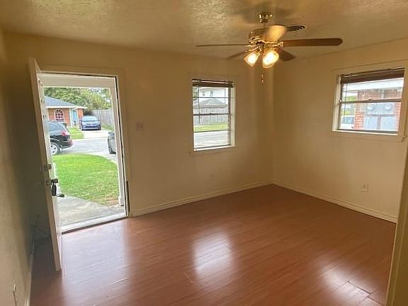 3rd image of 406 W Celestine St