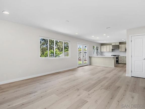5th image of 1020 Nolbey St