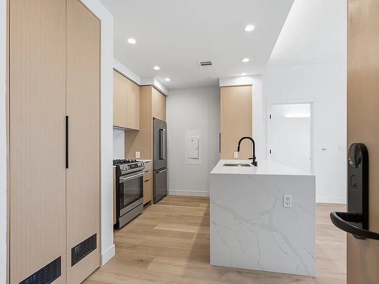 Kaia — Photo 117