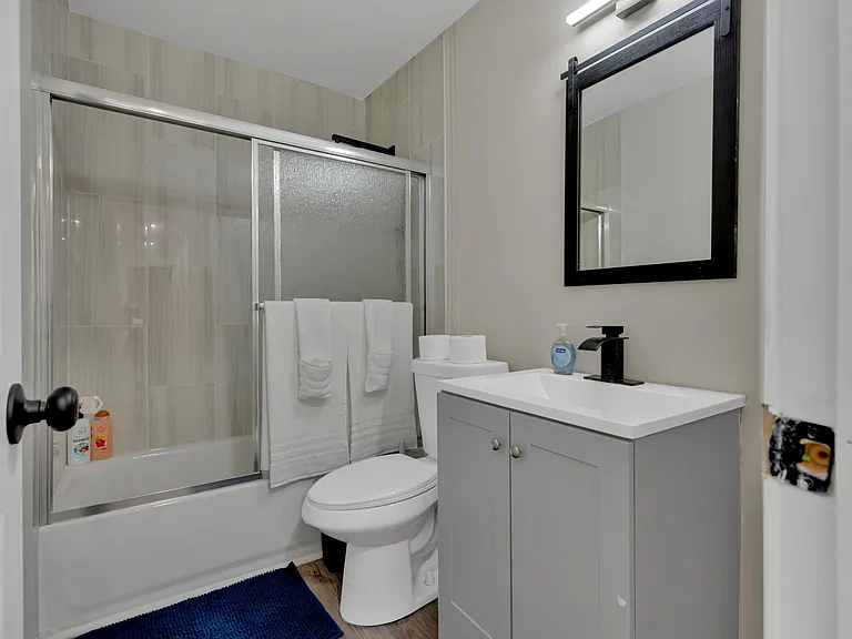 18 Montrose Dr — Photo 13