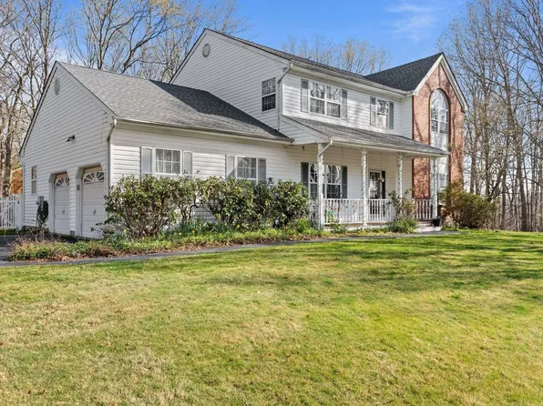 9 Riunite Road, East Setauket, NY 11733