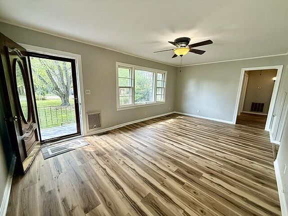 2nd image of 102 Patterson St