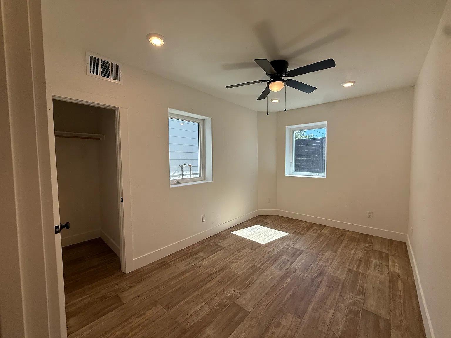 3 bed, 1548 sqft, $3,975 — Photo 4