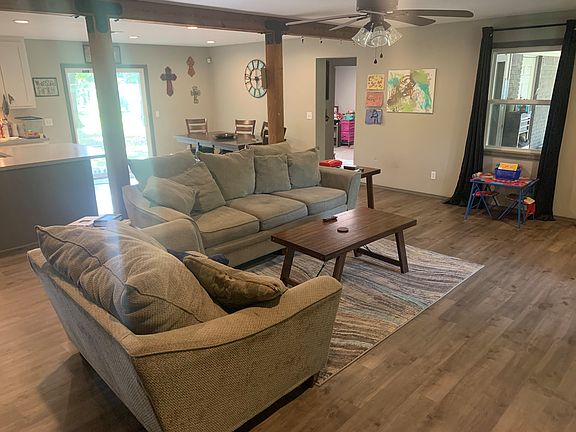 3rd image of 914 Lafayette Dr #23