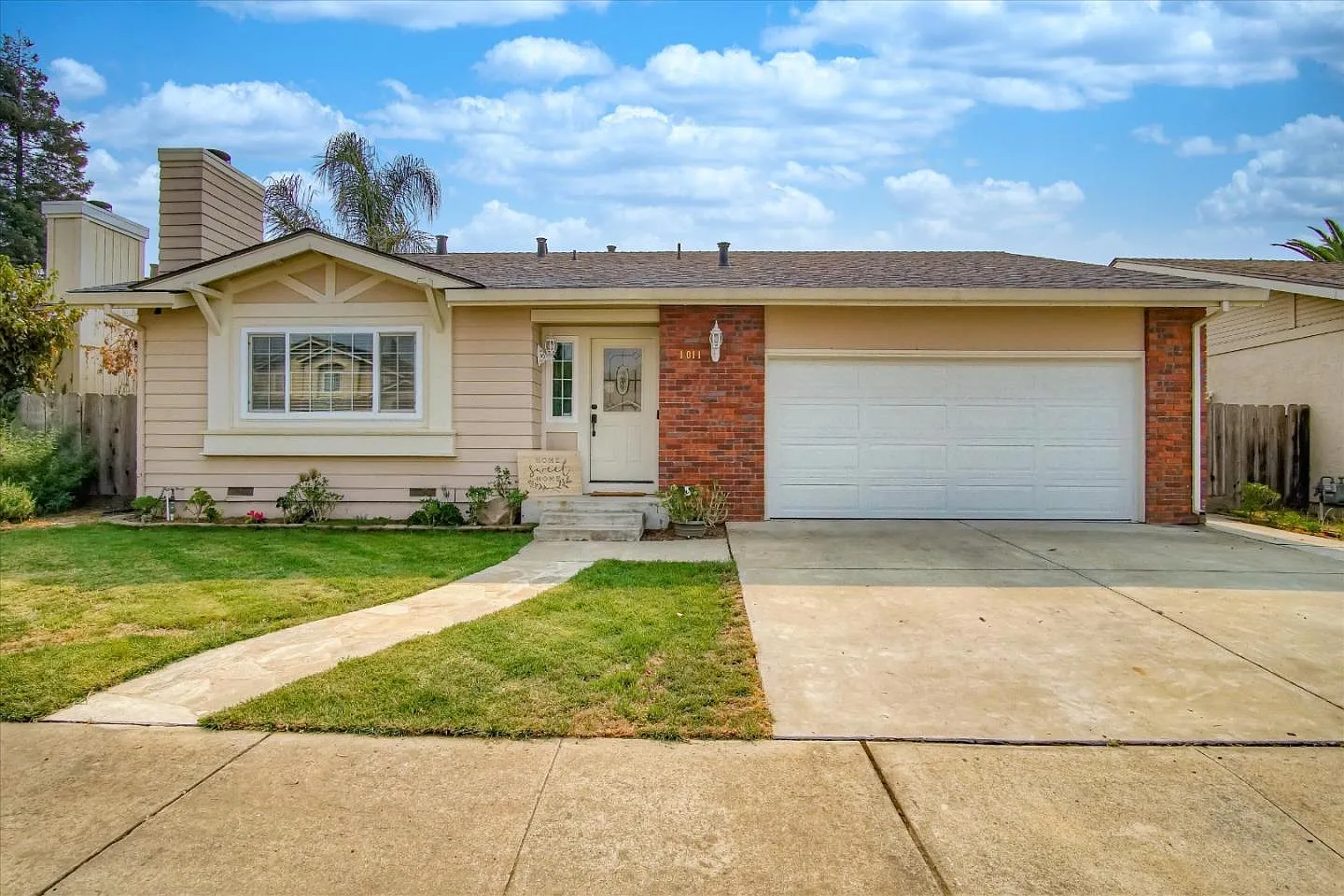 1011 Cherry Ct photo 1