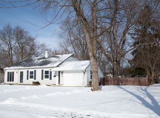 126 E Briarwood Dr, Streamwood, IL