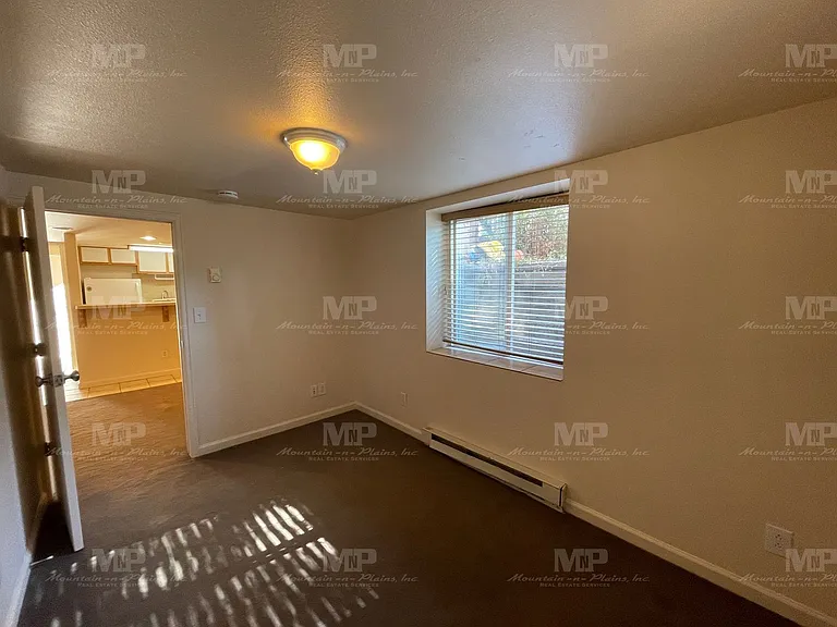 611 1/2 S Grant Ave — Photo 10