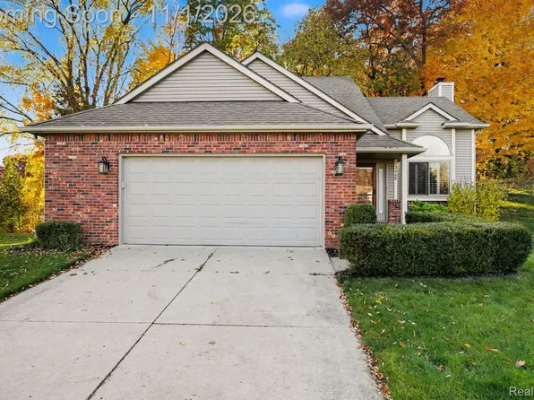 3068 Oakley Ct, Howell, MI 48843