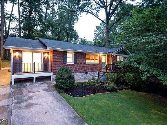 3rd image of 1170 N Druid Woods Ct