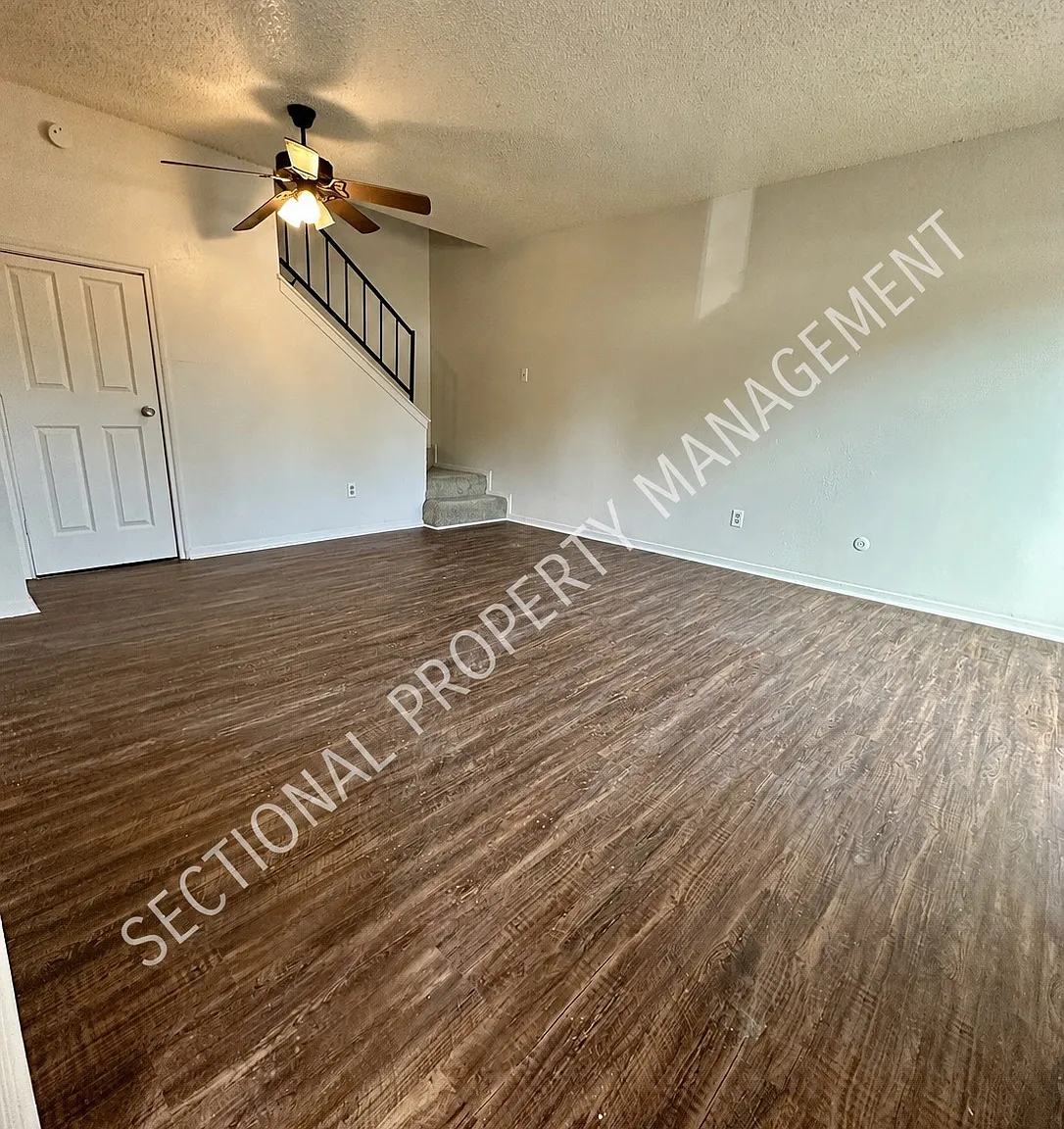 2 bed, 1.5 bath, 900 sqft, $1,275 — Photo 1