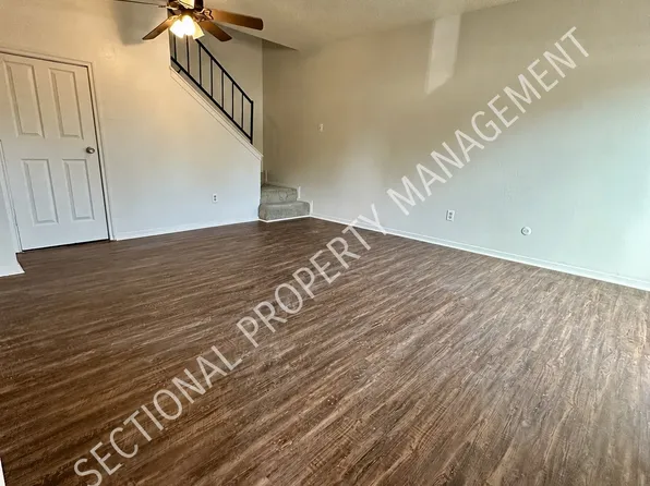 719 N Center St #99, Arlington, TX 76011