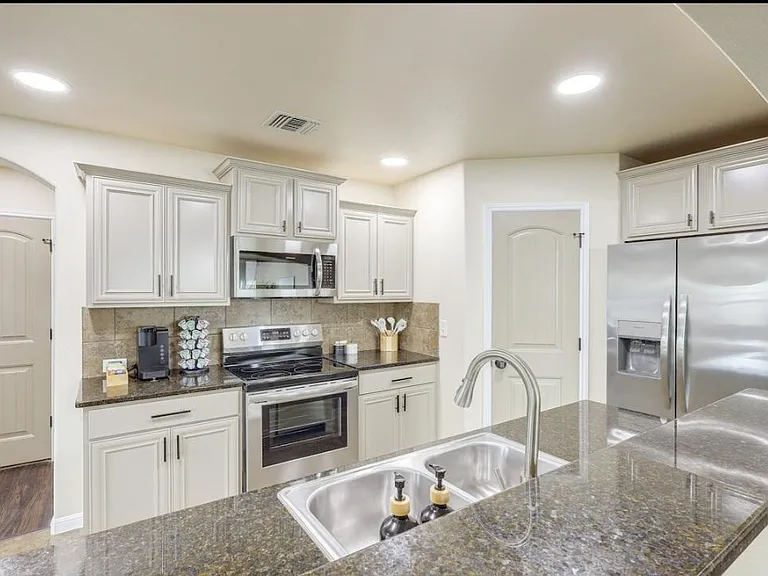 106 W Libra Dr — Photo 17