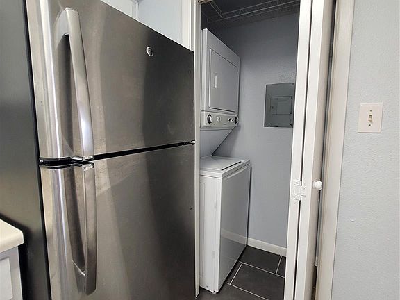 4th image of 3919 Fairmont Pkwy APT 180