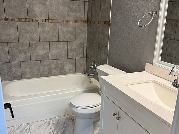 5th image of 310 Kalmia Dr