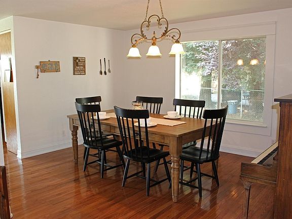 5th image of 602 Saddleback Dr