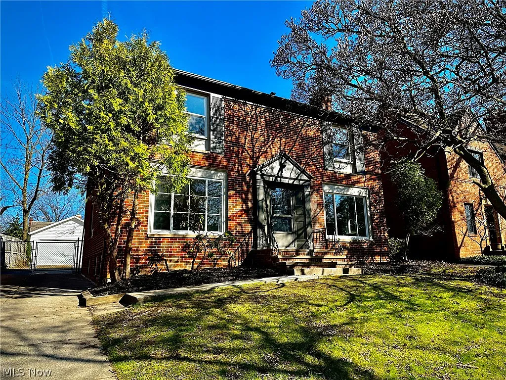 2539 Charney Rd photo 1