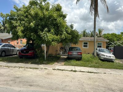 1360 NW 197th St