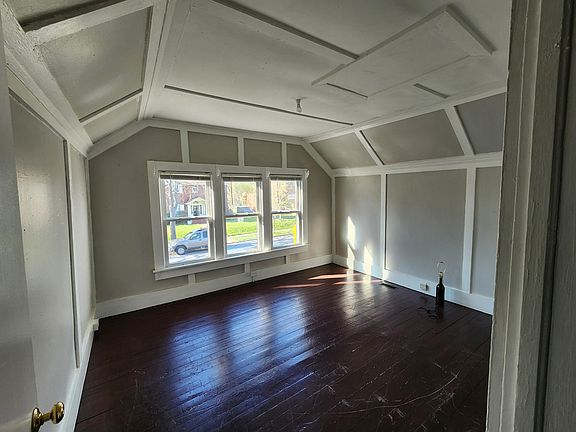 5th image of 109 W Holston Ave #1