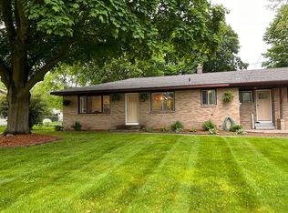 7751 Lamplight Dr, Jenison, MI 49428