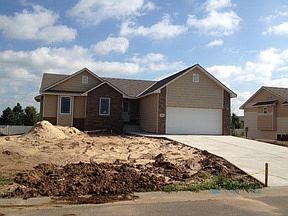 1st image of 904 E Sandalwood Cir