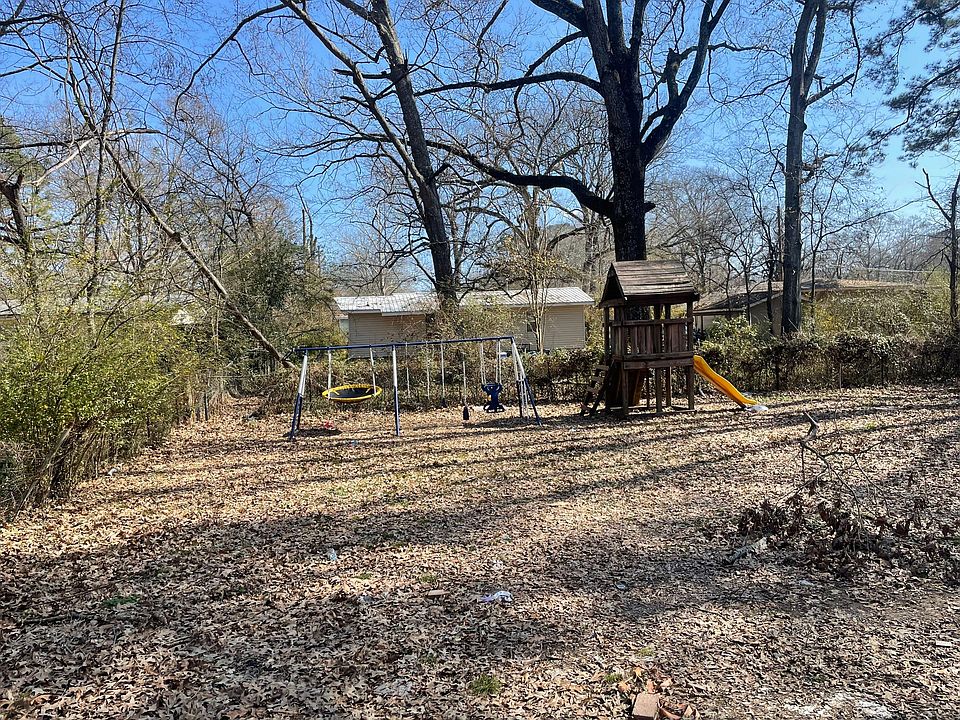 2nd image of 3432 Rosemary Ave