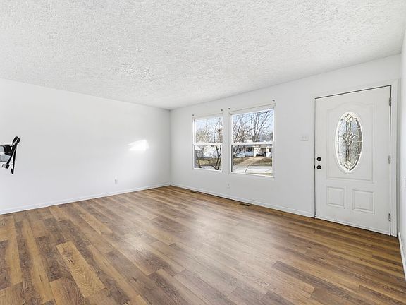 3rd image of 37 Hunting Creek Rd
