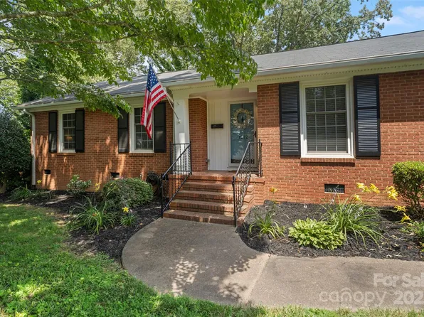 1272 Queensgate St, Gastonia, NC 28054