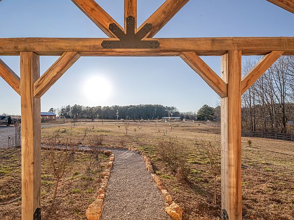 3rd image of 1221 Johnson Branch Rd