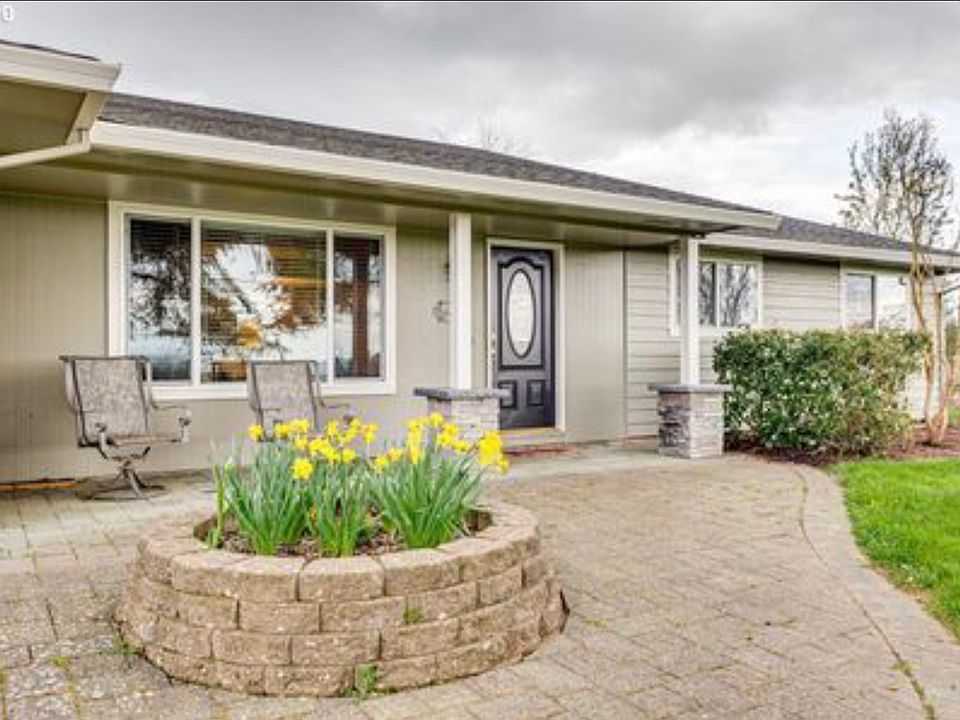 1st image of 16650 NE Chehalem Dr