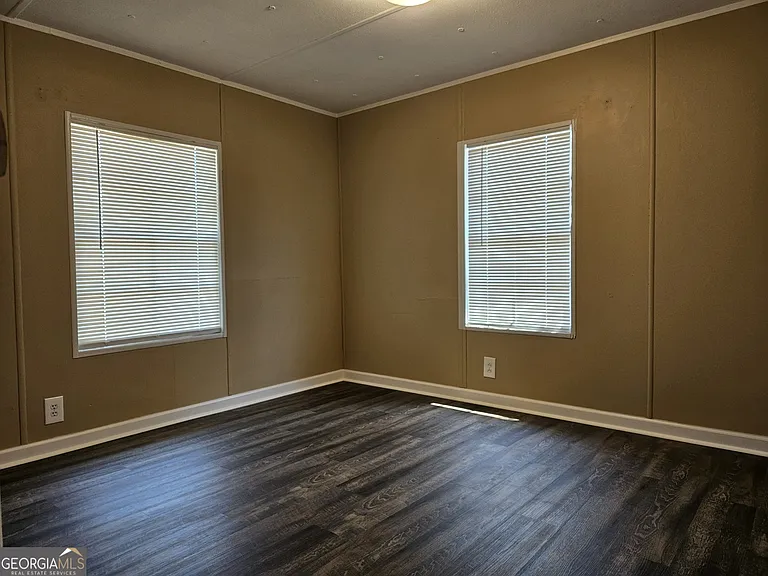 647 Buck Creek Rd — Photo 15