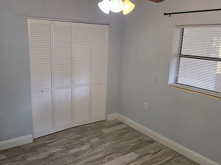 2205 S Park Ave — Photo 15