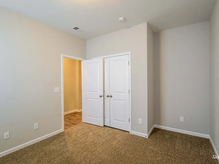 697 Redbud Ln — Photo 10