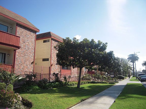 2nd image of 3726 Jasmine Ave #206