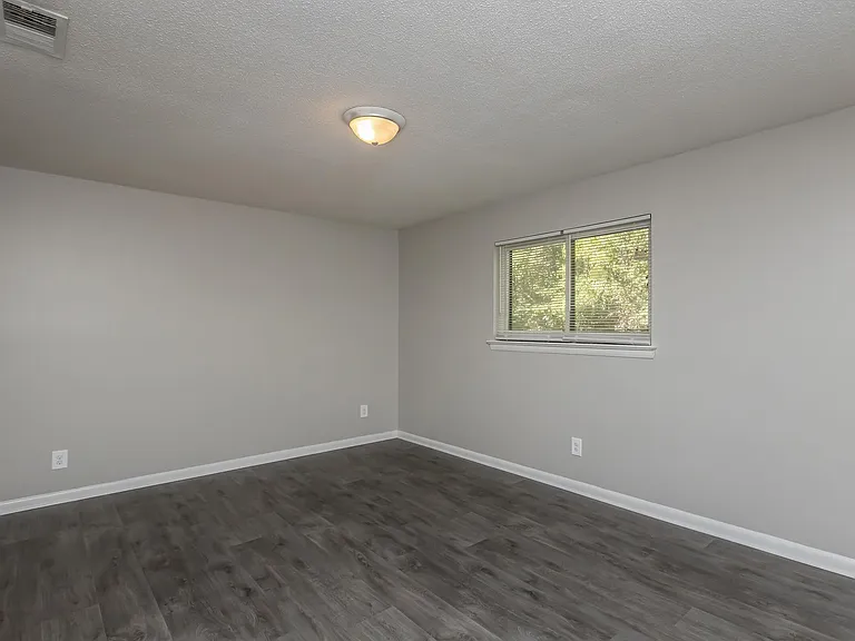The Ridge Apartments — Photo 16