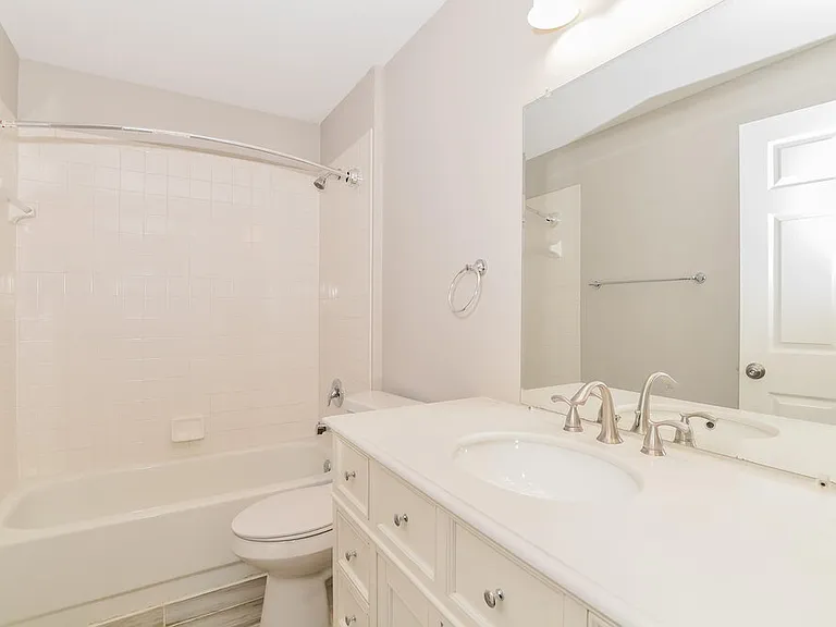 424 Lancers Dr — Photo 15