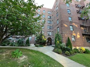 26-20 141st St #6D, Queens, NY 11354