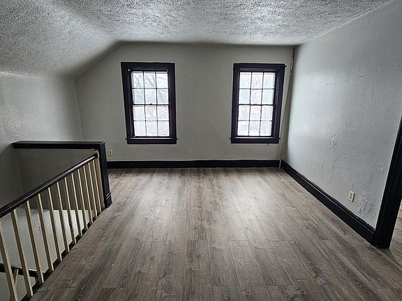 3rd image of 118-118.5 Wood St