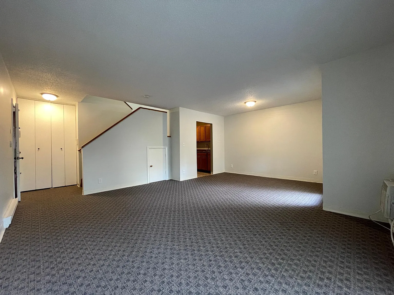 230 S Main St — Photo 4