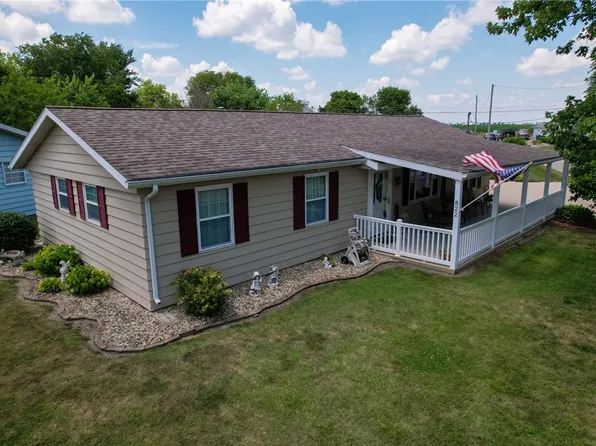 822 E McNeil Ave, Hoopeston, IL 60942