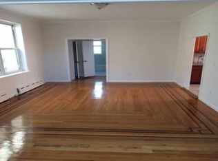 6260 61st St #1ST, Ridgewood, NY 11385