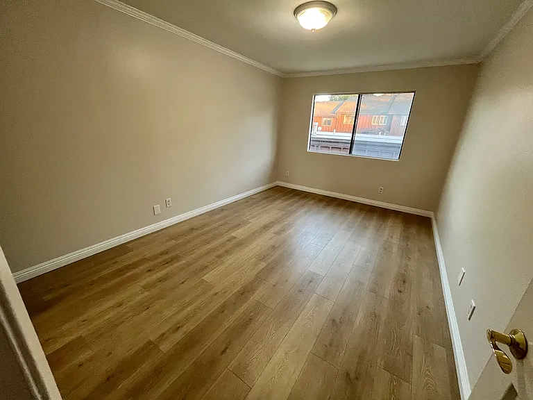 left side upstairs bedroom
