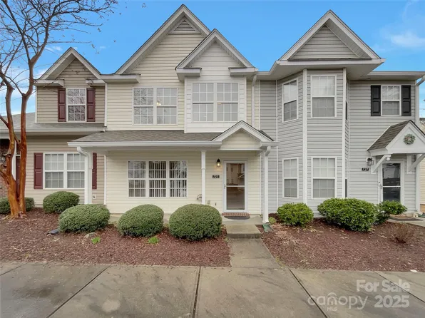725 Rock Lake Gln, Fort Mill, SC 29715